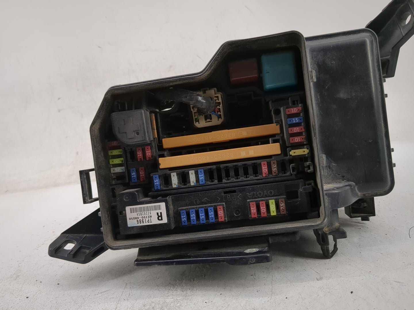 2008-2010 Toyota Highlander Fusebox Fuse Box Panel Relay Module P/N:82720-48050 Fits Fits 2008 2009 2010 OEM Used Auto Parts