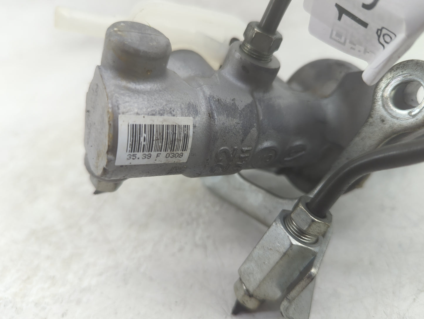 2008-2010 Toyota Highlander Brake Master Cylinder - Oemusedautoparts1.com