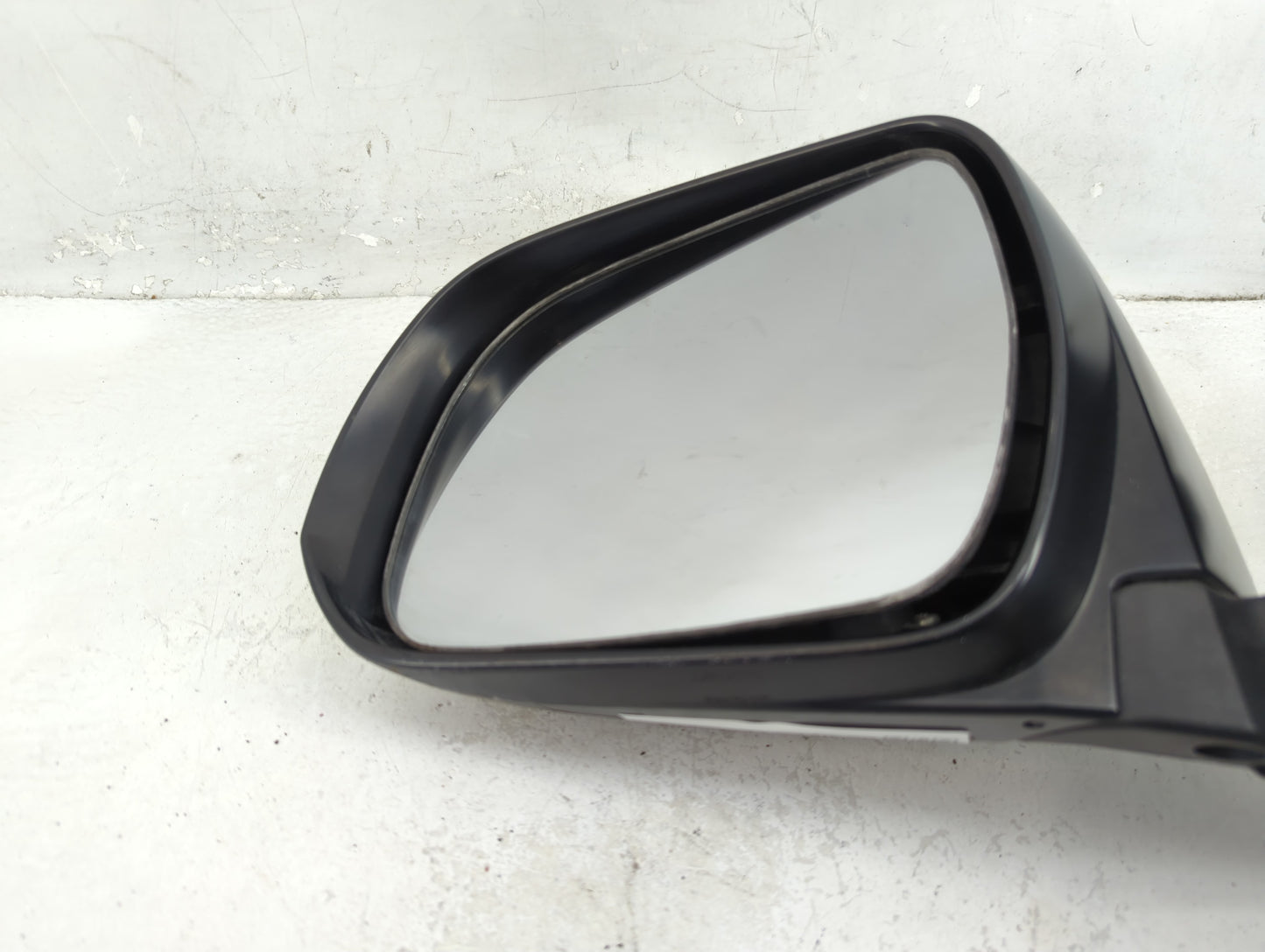 2008-2013 Toyota Highlander Driver Side View Mirror - Left Door Mirror OEM Used - Oemusedautoparts1.com