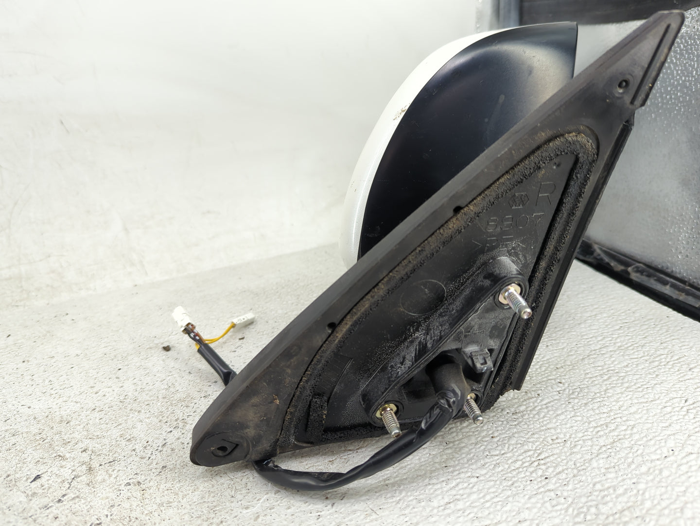 2008-2013 Toyota Highlander Passenger Side View Mirror - Right Door Mirror OEM Used - Oemusedautoparts1.com