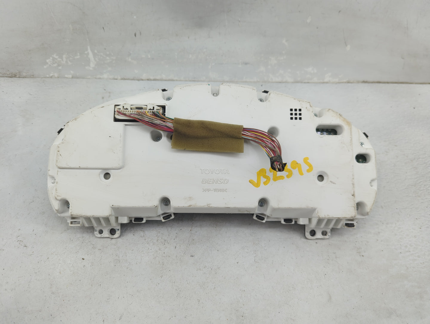 2008 Toyota Highlander Instrument Cluster Speedometer Gauges P/N:83800-48A10 257440-2365 Fits OEM Used Auto Parts - Oemuseda