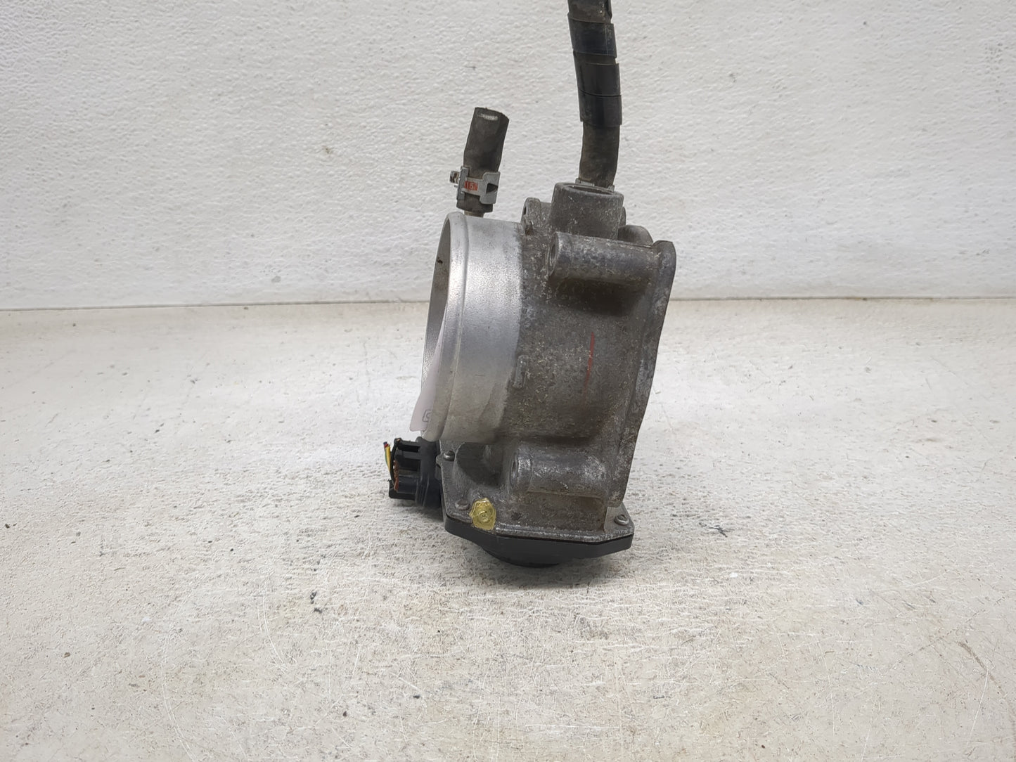 2008-2016 Toyota Highlander Throttle Body P/N:22030-31030 Fits OEM Used Auto Parts - Oemusedautoparts1.com