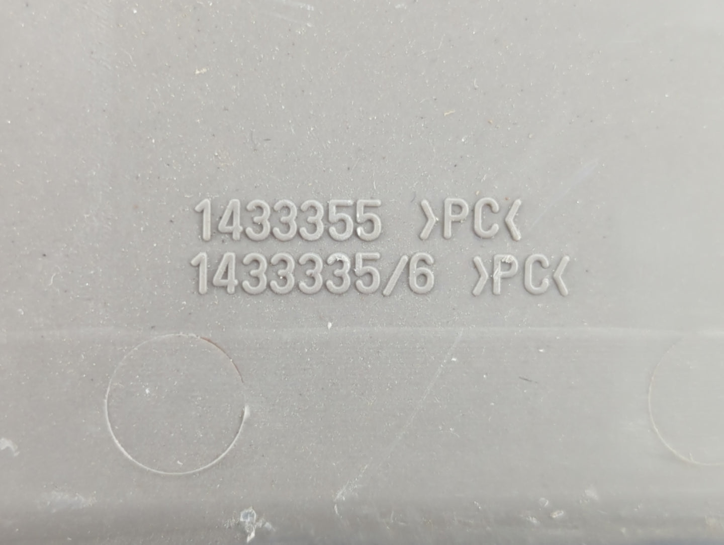 2008 Toyota Highlander Overhead Roof Console - Oemusedautoparts1.com