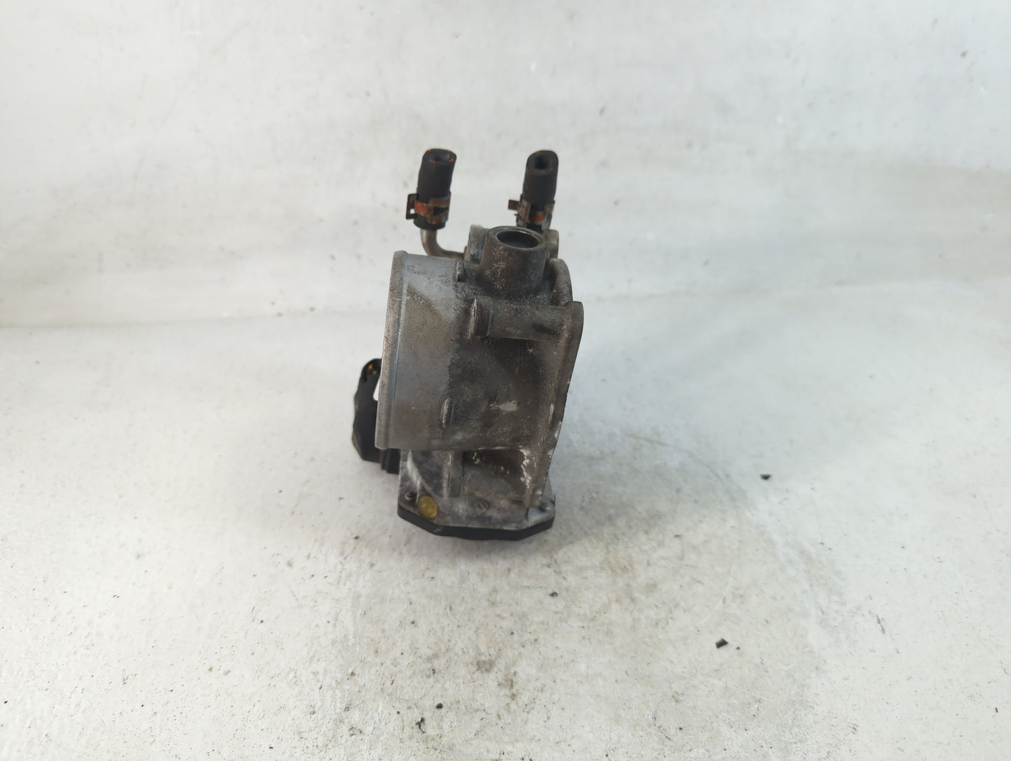 2008-2016 Toyota Highlander Throttle Body P/N:22030-31030 Fits OEM Used Auto Parts - Oemusedautoparts1.com