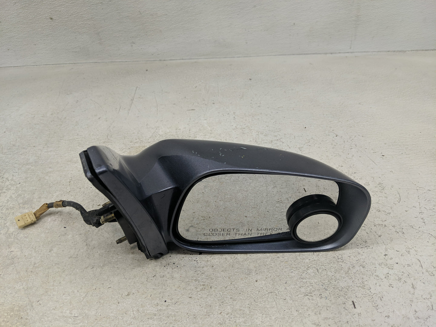 2003-2008 Toyota Matrix Passenger Side View Mirror - Right Door Mirror OEM Used - Oemusedautoparts1.com