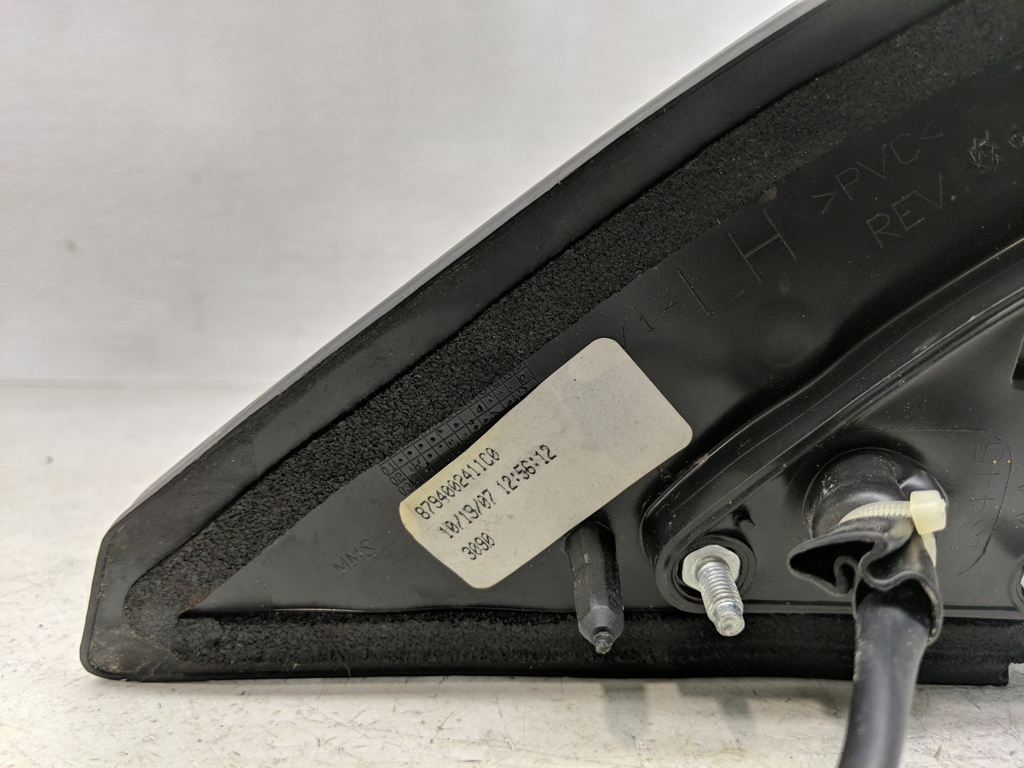2003-2008 Toyota Matrix Driver Side View Mirror - Left Door Mirror OEM Used - Oemusedautoparts1.com