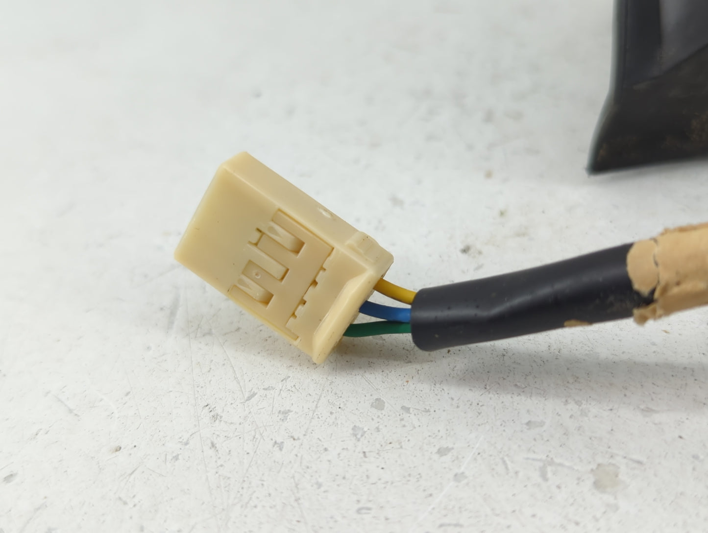 2003-2008 Toyota Matrix Passenger Side View Mirror - Right Door Mirror OEM Used - Oemusedautoparts1.com