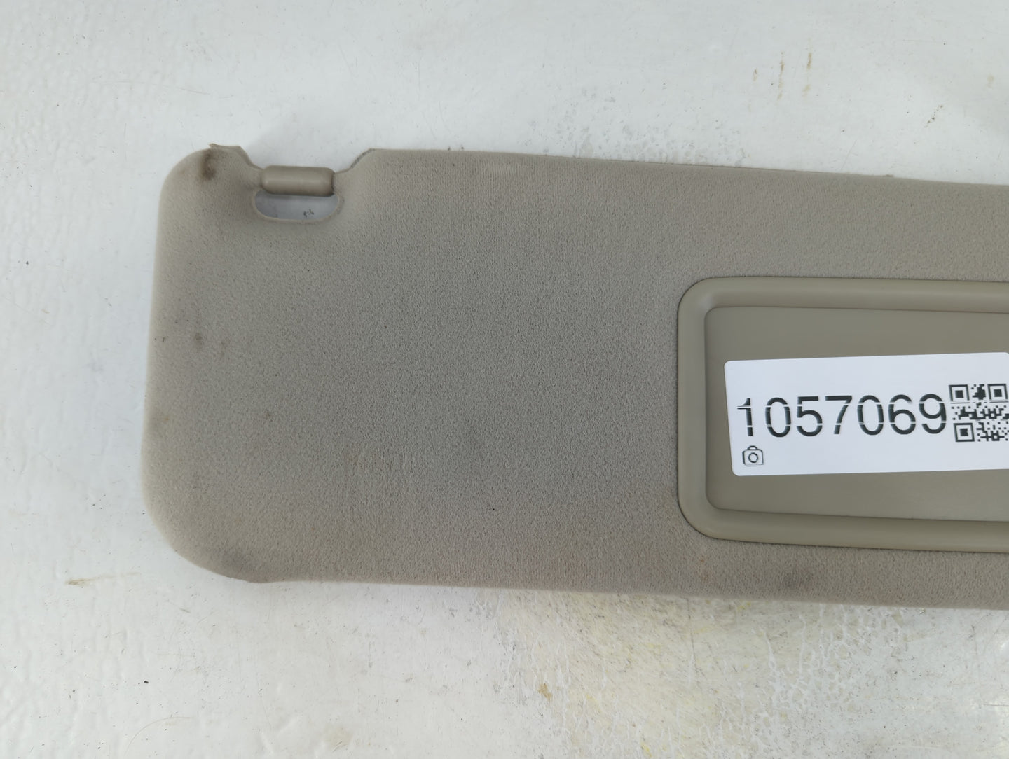 2006-2009 Toyota Prius Sun Visor Shade Replacement Passenger Right Mirror Fits Fits 2006 2007 2008 2009 OEM Used Auto Parts 