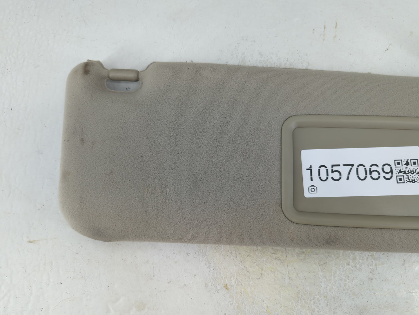 2006-2009 Toyota Prius Sun Visor Shade Replacement Passenger Right Mirror Fits Fits 2006 2007 2008 2009 OEM Used Auto Parts 