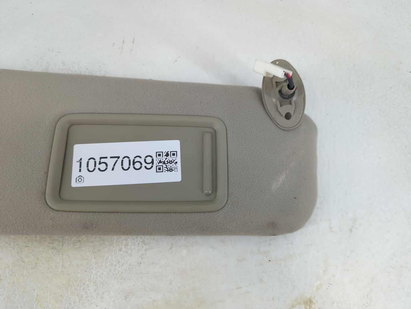 2006-2009 Toyota Prius Sun Visor Shade Replacement Passenger Right Mirror Fits Fits 2006 2007 2008 2009 OEM Used Auto Parts 