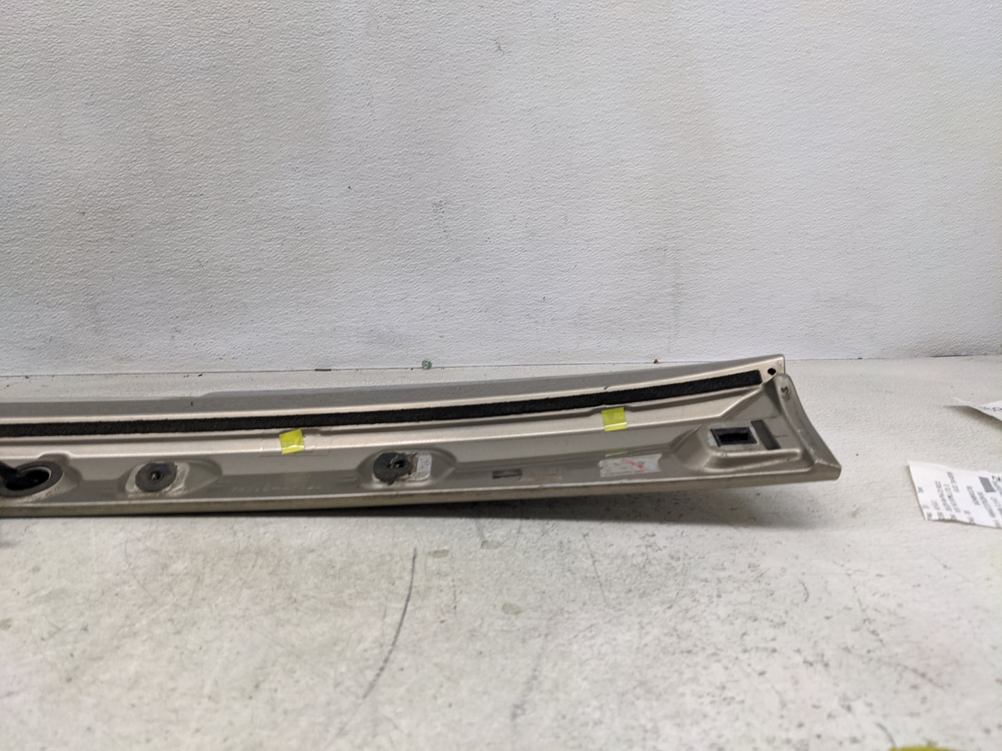 2006-2009 Toyota Prius Rear Center Lid Brake Light Tail Light Fits Fits 2006 2007 2008 2009 OEM Used Auto Parts - Oemusedaut
