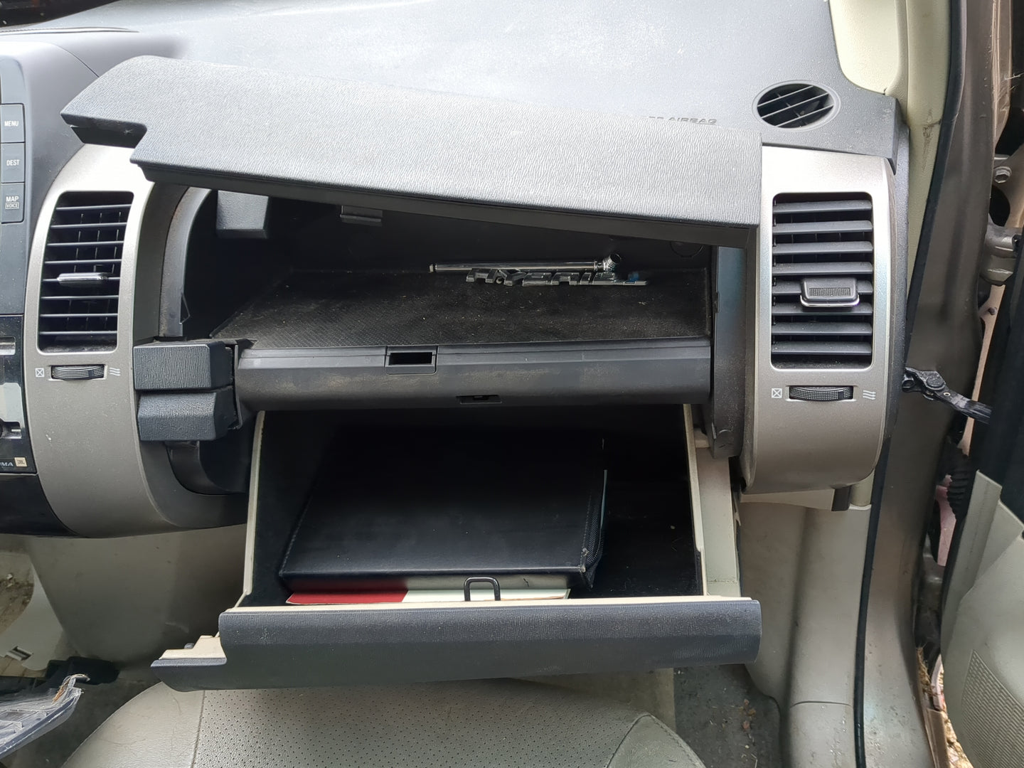 2008 Toyota Prius Passenger Glove Box Door Storage Compartment - Oemusedautoparts1.com