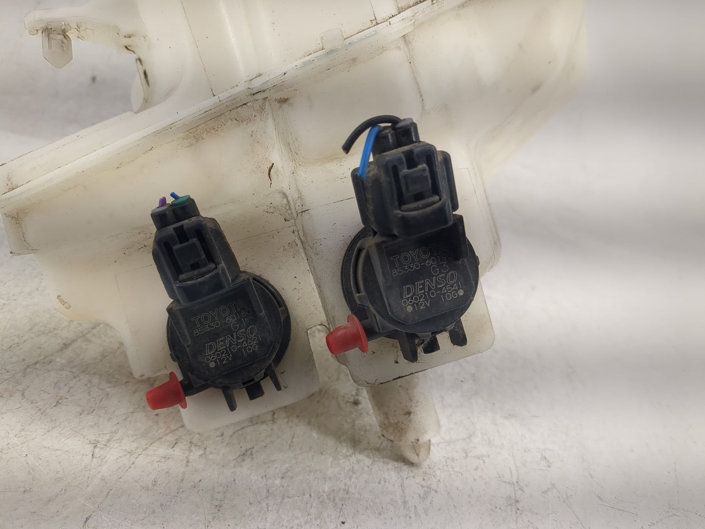2004-2009 Toyota Prius Windshield Washer Fluid Reservoir Bottle Oem - Oemusedautoparts1.com