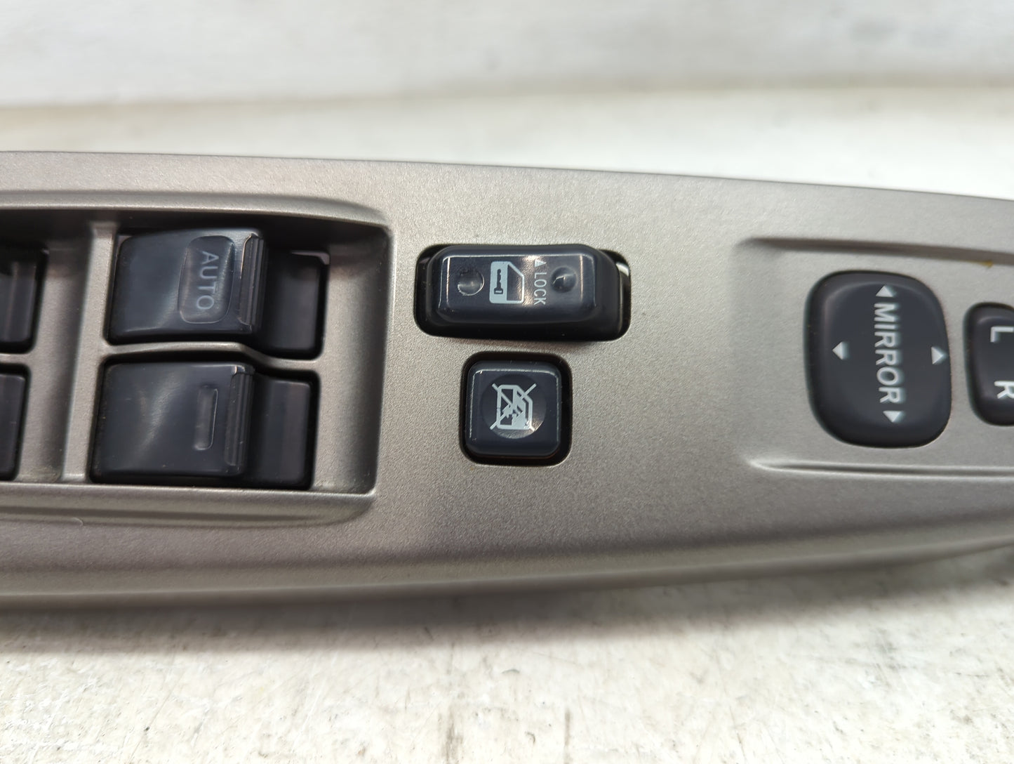 2004-2009 Toyota Prius Master Power Window Switch Replacement Driver Side Left P/N:84820-47050 Fits OEM Used Auto Parts - Oe