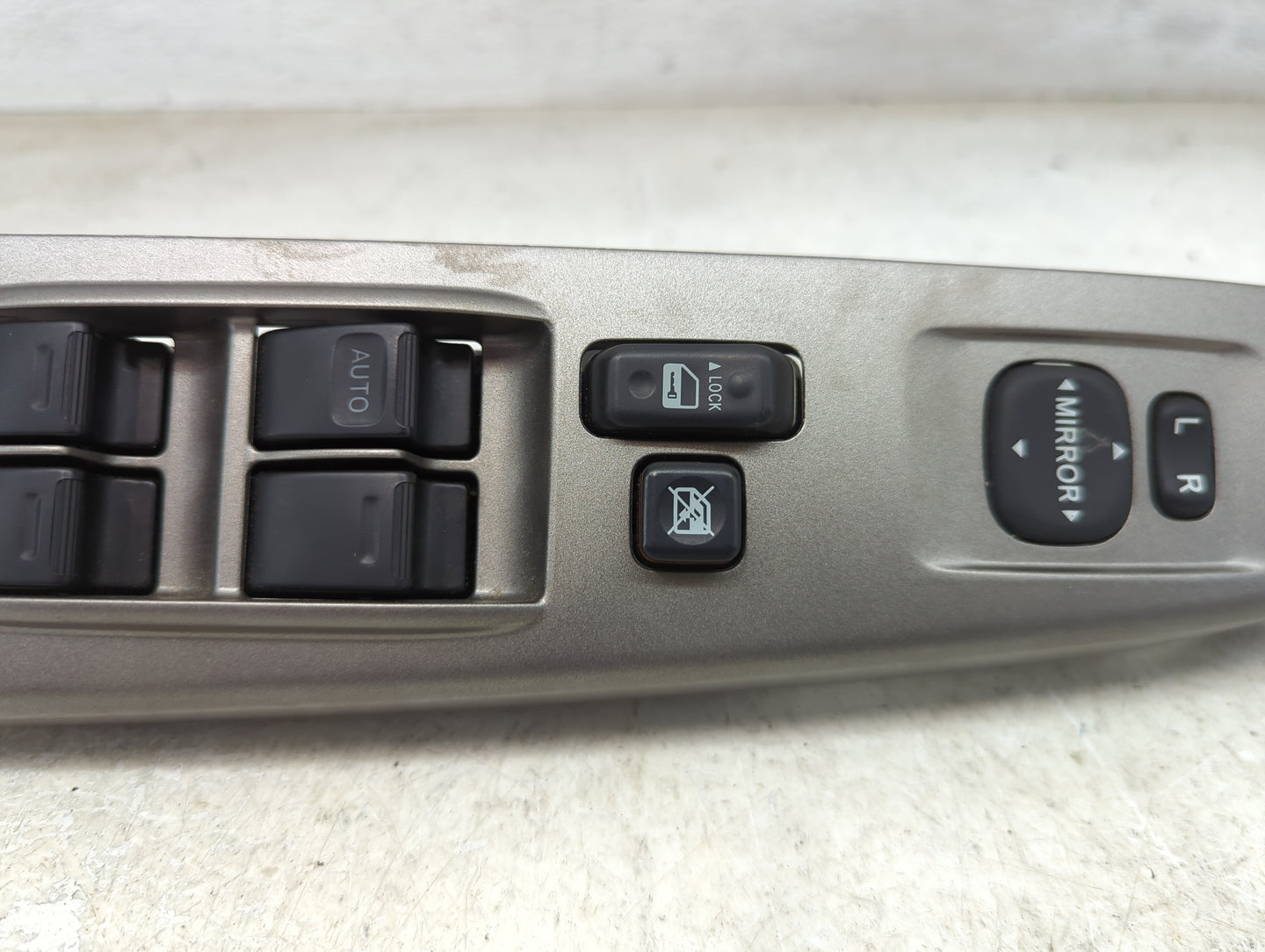 2004-2009 Toyota Prius Master Power Window Switch Replacement Driver Side Left P/N:84232-47070 Fits OEM Used Auto Parts - Oe