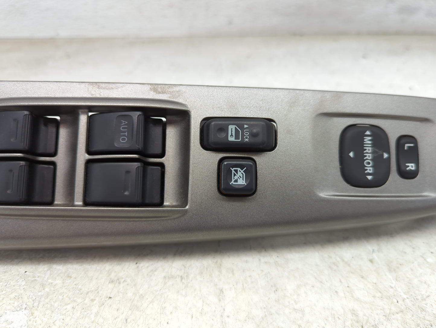 2004-2009 Toyota Prius Master Power Window Switch Replacement Driver Side Left P/N:84232-47070 Fits OEM Used Auto Parts - Oe