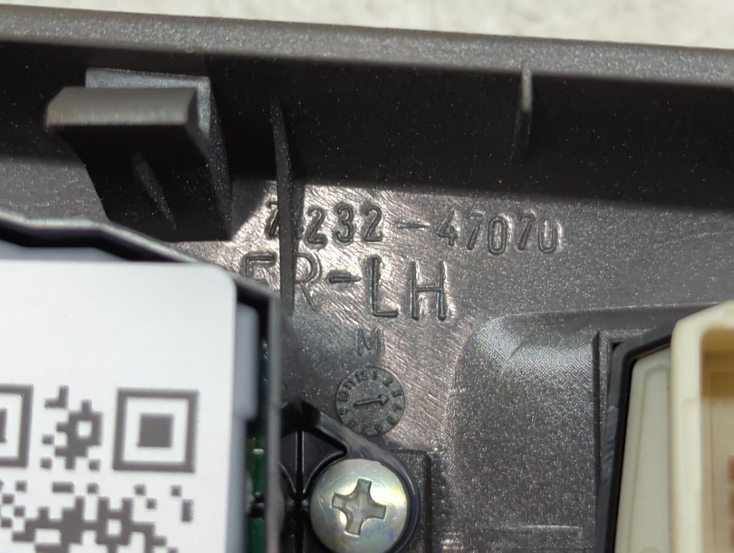 2004-2009 Toyota Prius Master Power Window Switch Replacement Driver Side Left P/N:84232-47070 Fits OEM Used Auto Parts - Oe
