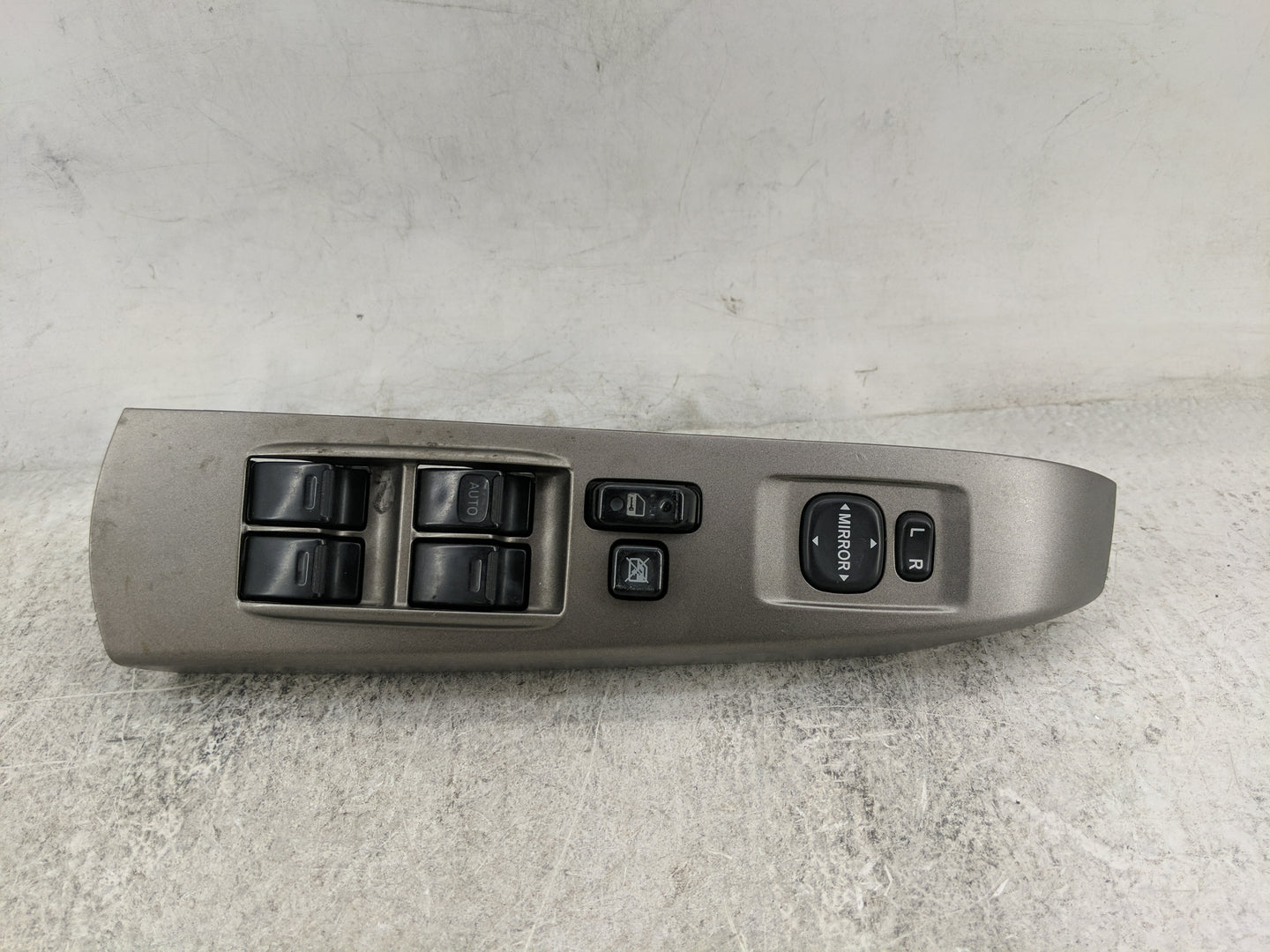 2004-2009 Toyota Prius Master Power Window Switch Replacement Driver Side Left P/N:74232-47070 Fits OEM Used Auto Parts - Oe