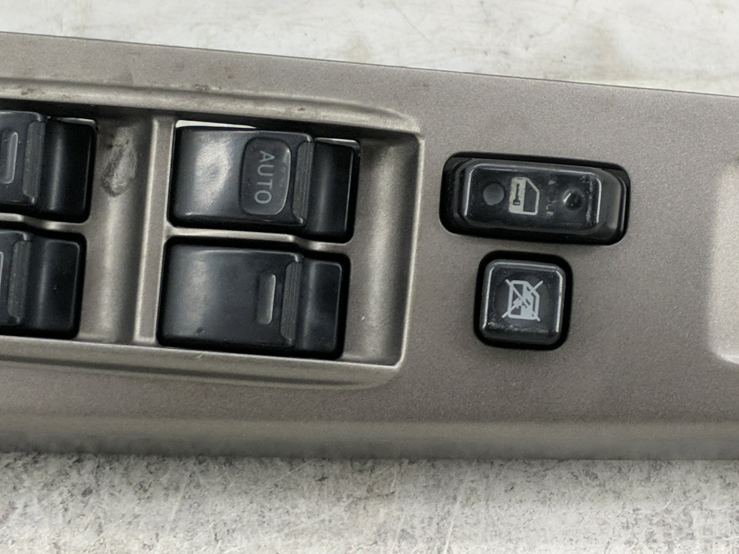 2004-2009 Toyota Prius Master Power Window Switch Replacement Driver Side Left P/N:74232-47070 Fits OEM Used Auto Parts - Oe