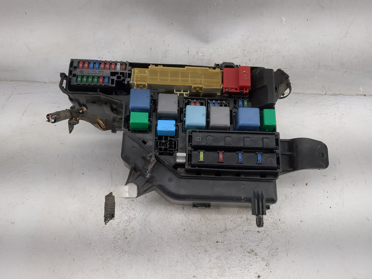 2008 Toyota Prius Fusebox Fuse Box Panel Relay Module Fits OEM Used Auto Parts - Oemusedautoparts1.com