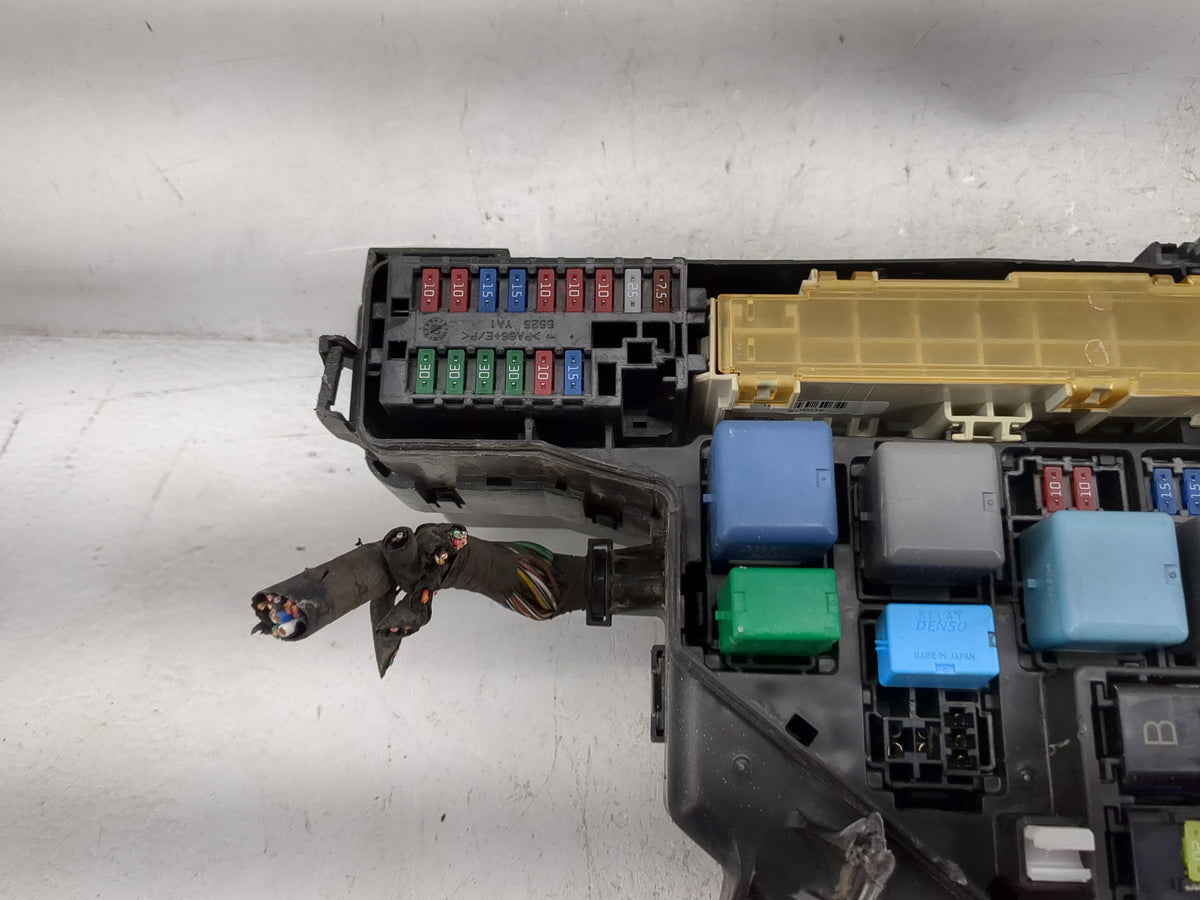 2008 Toyota Prius Fusebox Fuse Box Panel Relay Module Fits OEM Used Auto Parts - Oemusedautoparts1.com