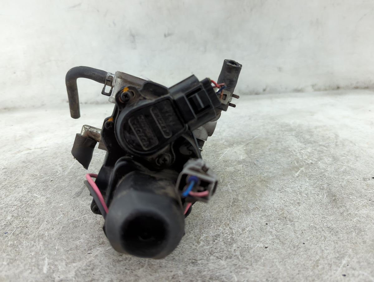 2001-2009 Toyota Prius Throttle Body P/N:89452-30150 Fits Fits 2001 2002 2003 2004 2005 2006 2007 2008 2009 OEM Used Auto Pa