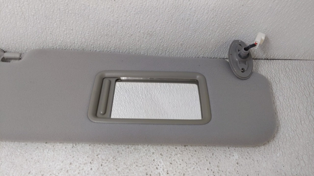 2006-2009 Toyota Prius Sun Visor Shade Replacement Passenger Right Mirror Fits Fits 2006 2007 2008 2009 OEM Used Auto Parts 