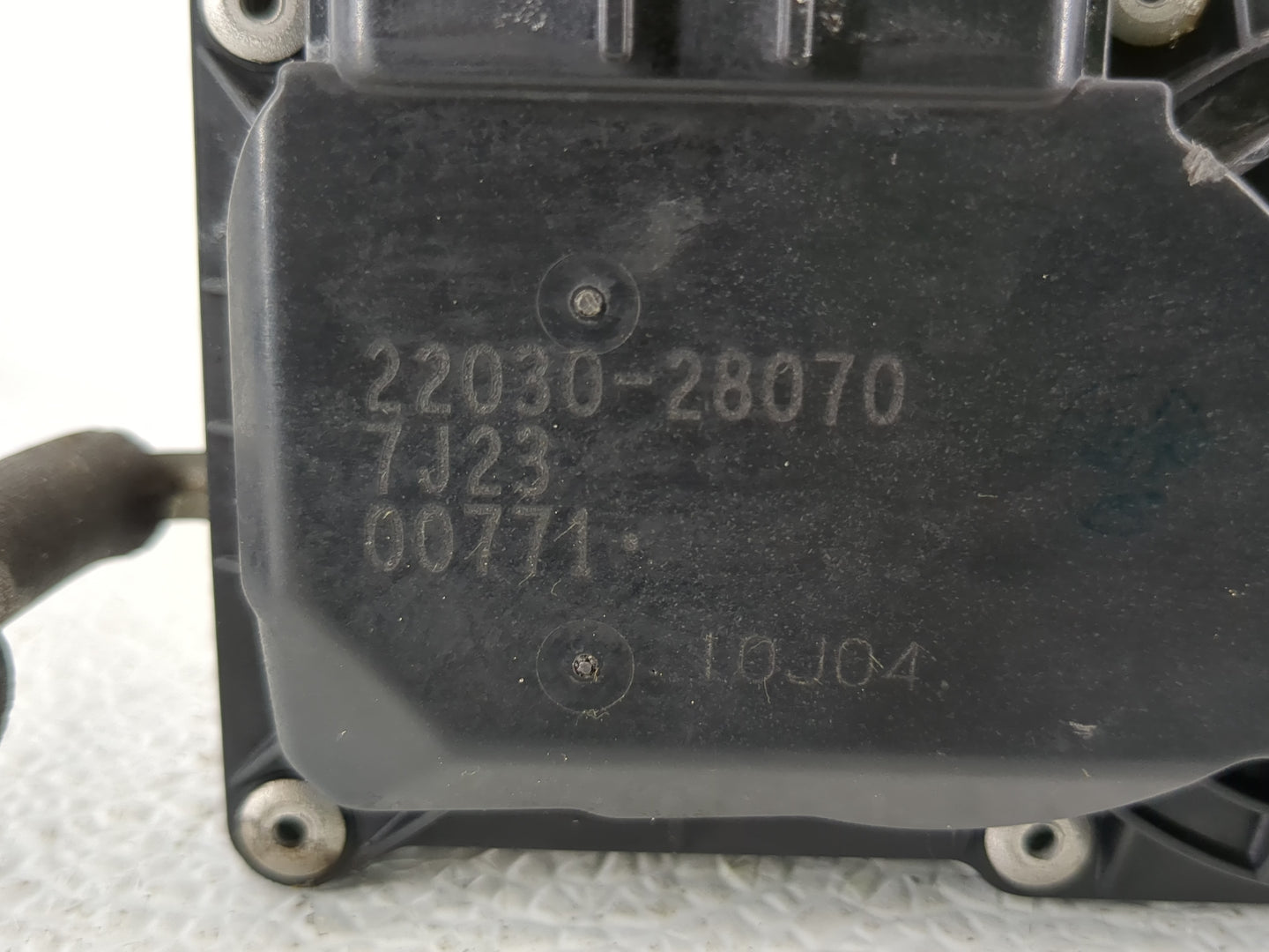 2006-2008 Toyota Rav4 Throttle Body P/N:22030-28070 Fits Fits 2006 2007 2008 2009 2010 2011 2012 2013 2014 2015 OEM Used Aut