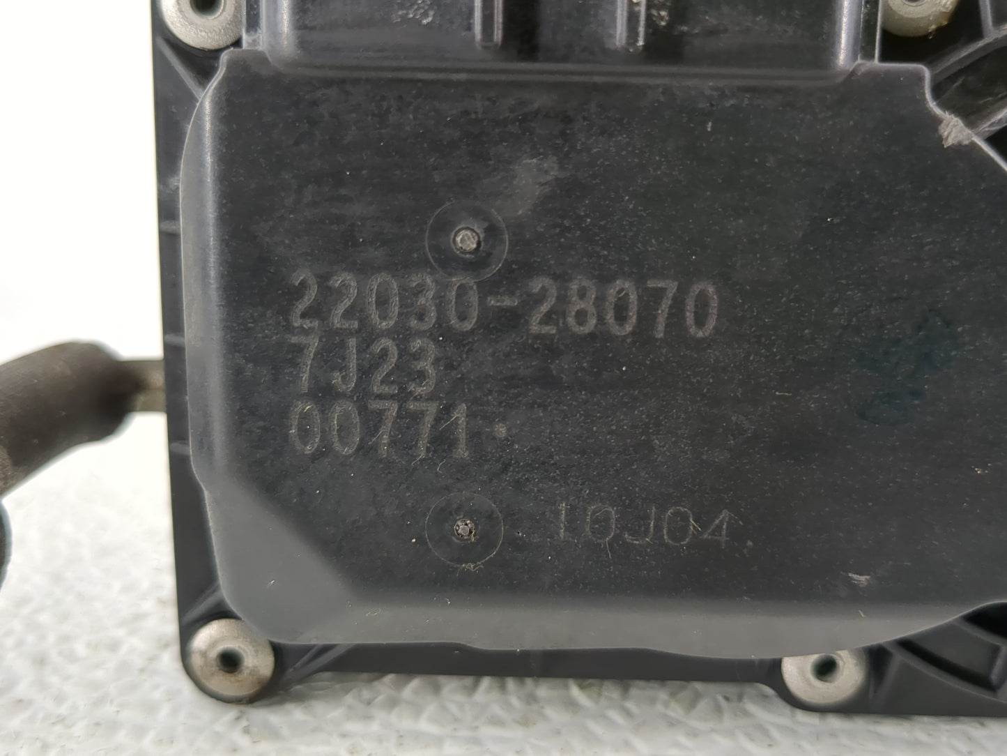 2006-2008 Toyota Rav4 Throttle Body P/N:22030-28070 Fits Fits 2006 2007 2008 2009 2010 2011 2012 2013 2014 2015 OEM Used Aut