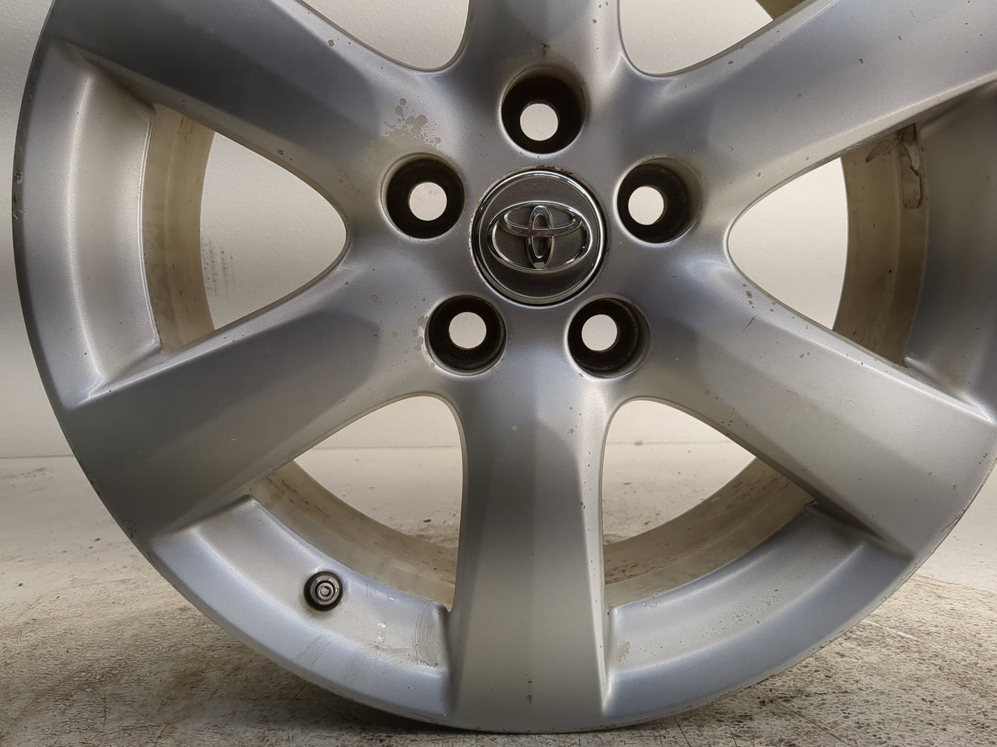 2006-2008 Toyota Rav4 Oem Wheel Rim - Oemusedautoparts1.com