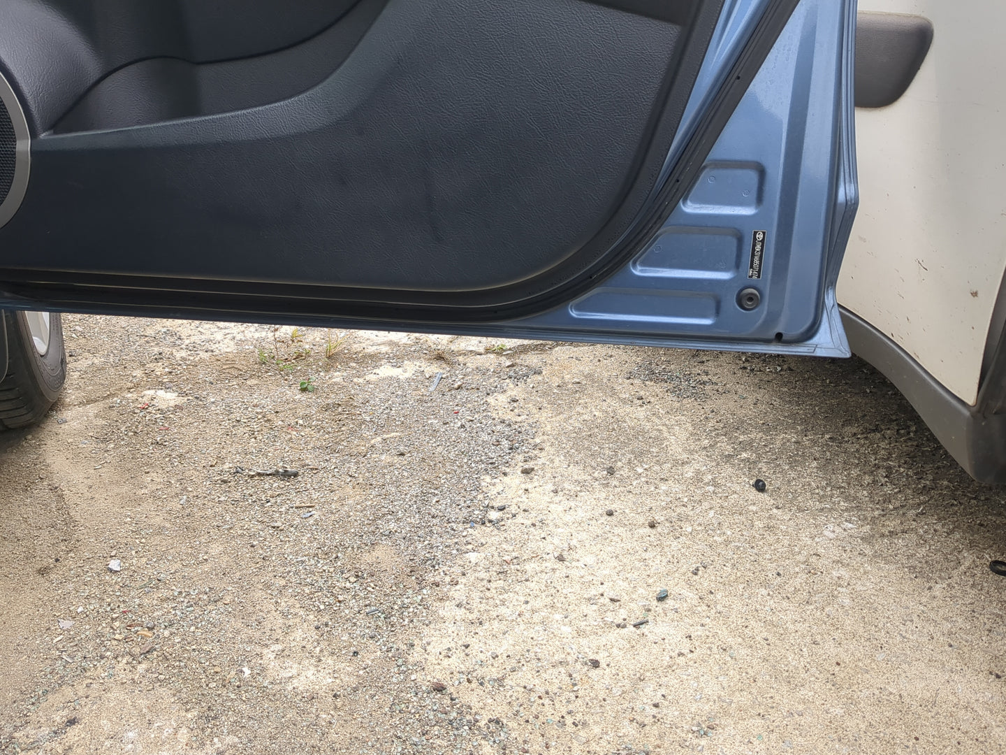 2006-2014 Toyota Rav4 Passenger Front Door Oem 1212489 - Oemusedautoparts1.com