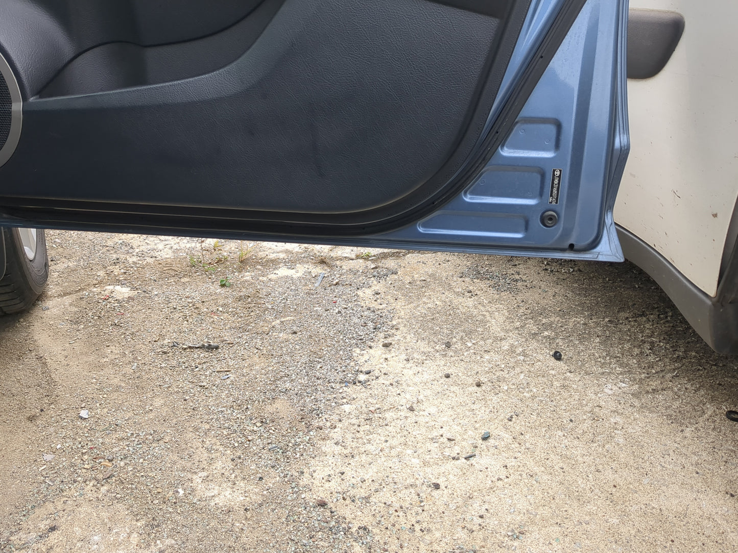 2006-2014 Toyota Rav4 Passenger Front Door Oem 1212489 - Oemusedautoparts1.com