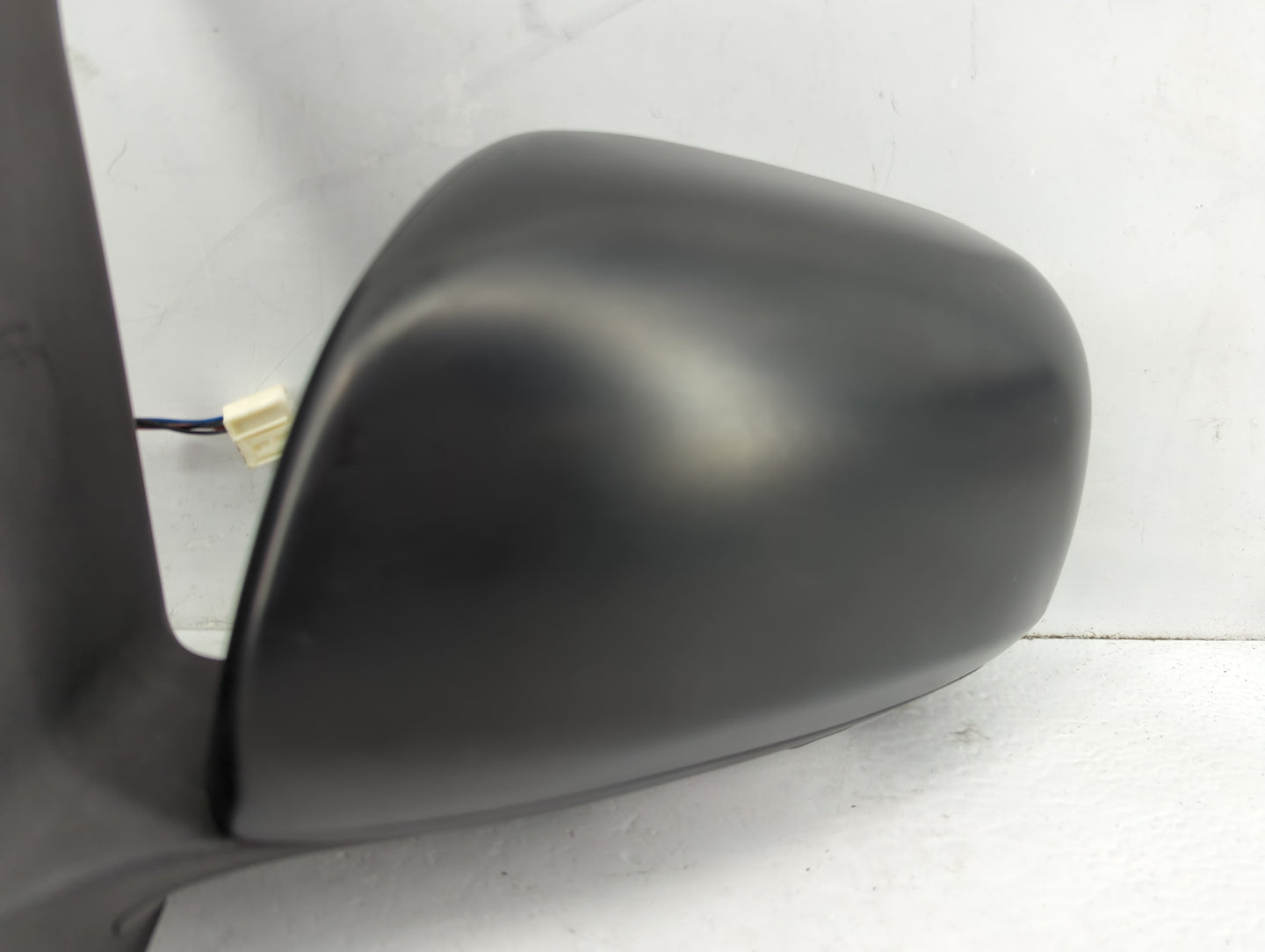 2006-2008 Toyota Rav4 Driver Side View Mirror - Left Door Mirror OEM Used - Oemusedautoparts1.com