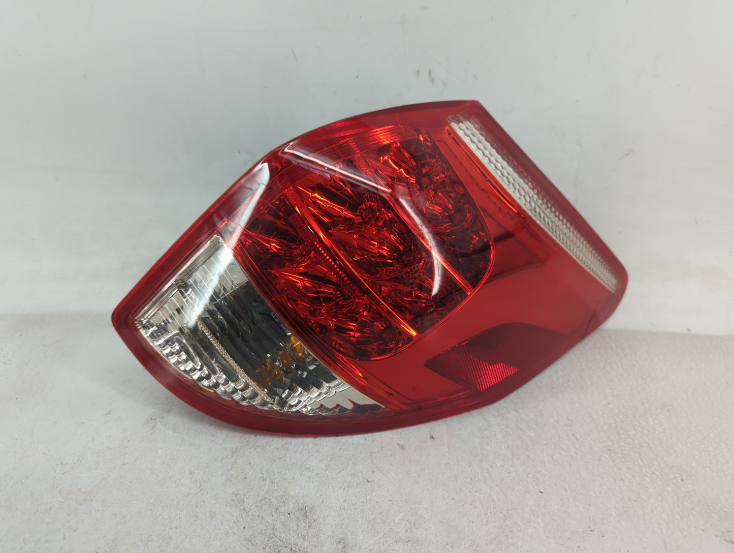 2006-2008 Toyota Rav4 Tail Light Assembly Passenger Right OEM Fits Fits 2006 2007 2008 OEM Used Auto Parts - Oemusedautopart