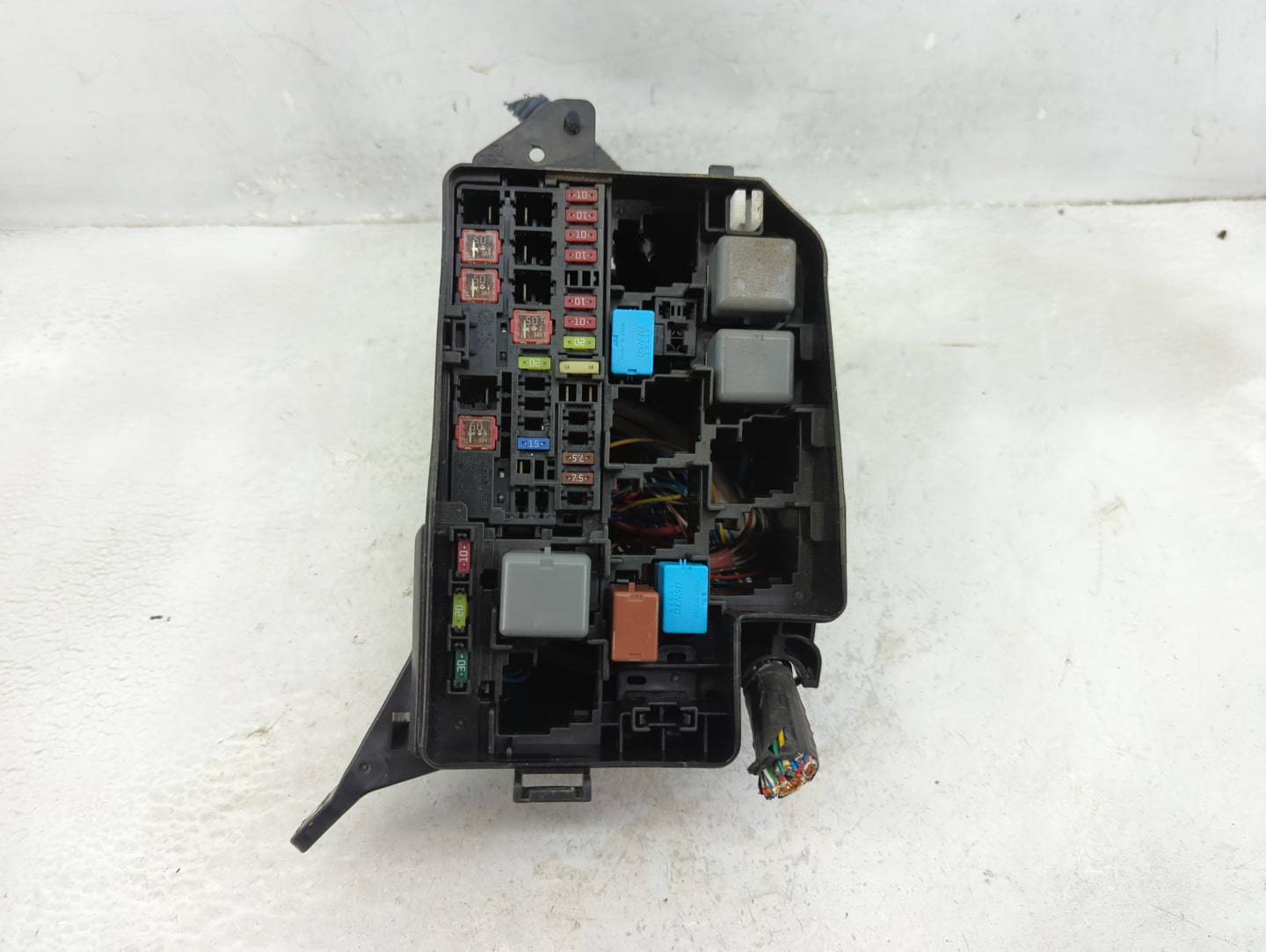 2006-2012 Toyota Rav4 Fusebox Fuse Box Panel Relay Module P/N:82662-42210 Fits Fits 2006 2007 2008 2009 2010 2011 2012 OEM U