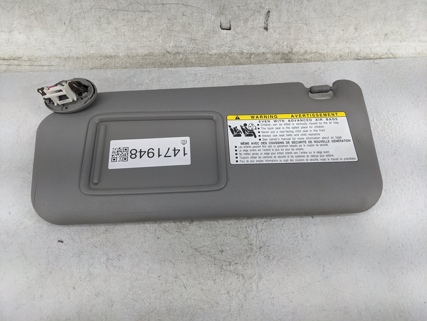 2006-2009 Toyota Rav4 Sun Visor Shade Replacement Driver Left Mirror Fits Fits 2006 2007 2008 2009 OEM Used Auto Parts - Oem