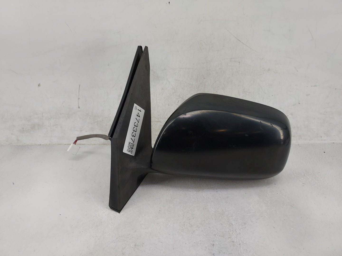 2006-2008 Toyota Rav4 Driver Side View Mirror - Left Door Mirror OEM Used - Oemusedautoparts1.com