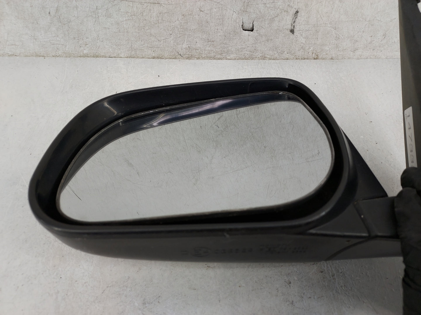 2006-2008 Toyota Rav4 Driver Side View Mirror - Left Door Mirror OEM Used - Oemusedautoparts1.com