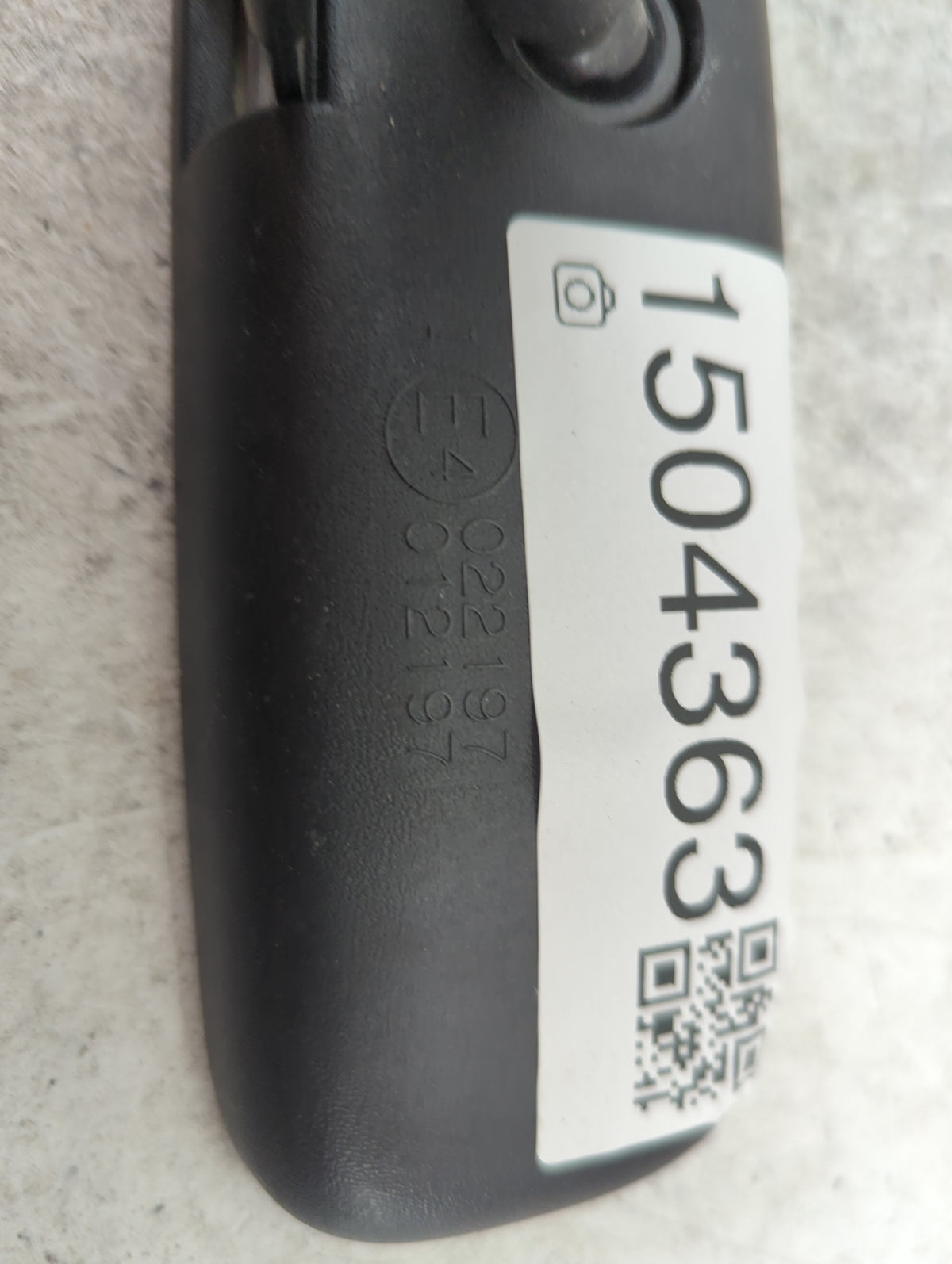 2004-2015 Toyota Rav4 Interior Rear View Mirror Replacement OEM P/N:A047171 E4 022197 Fits OEM Used Auto Parts - Oemusedauto