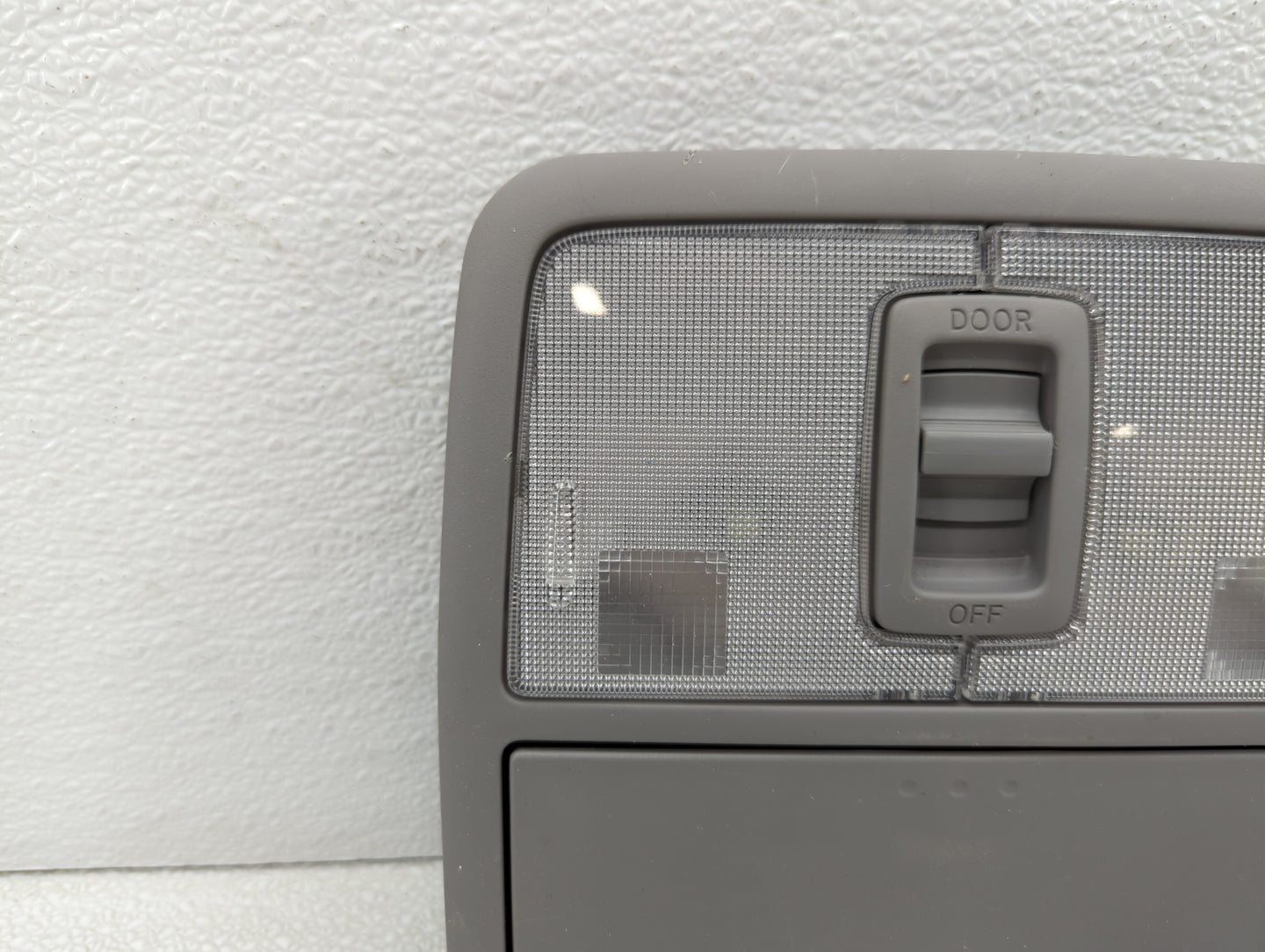 2006-2008 Toyota Rav4 Overhead Roof Console 423757 - Oemusedautoparts1.com