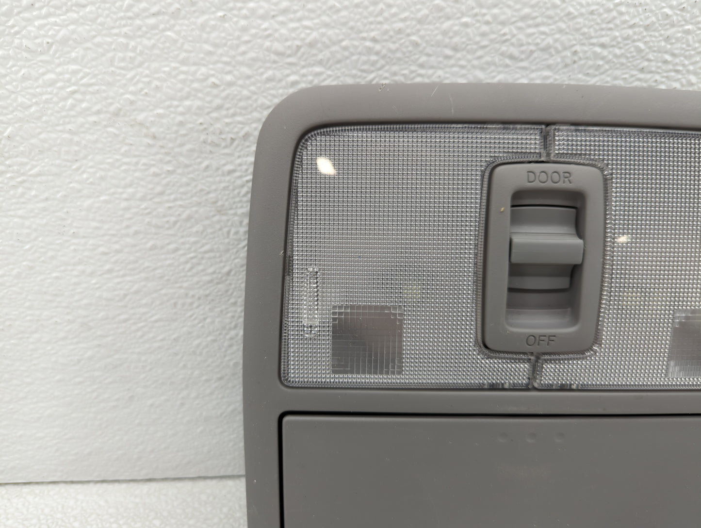 2006-2008 Toyota Rav4 Overhead Roof Console 423757 - Oemusedautoparts1.com