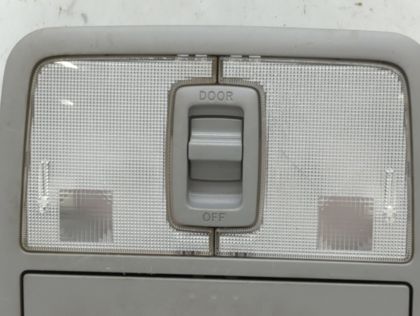 2006-2008 Toyota Rav4 Overhead Roof Console 588669 - Oemusedautoparts1.com