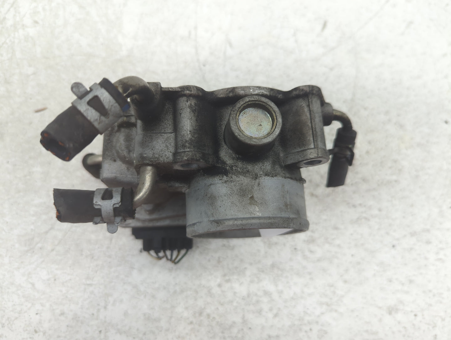 2006-2008 Toyota Rav4 Throttle Body P/N:22030-28070 Fits Fits 2006 2007 2008 2009 2010 2011 2012 2013 2014 2015 OEM Used Aut