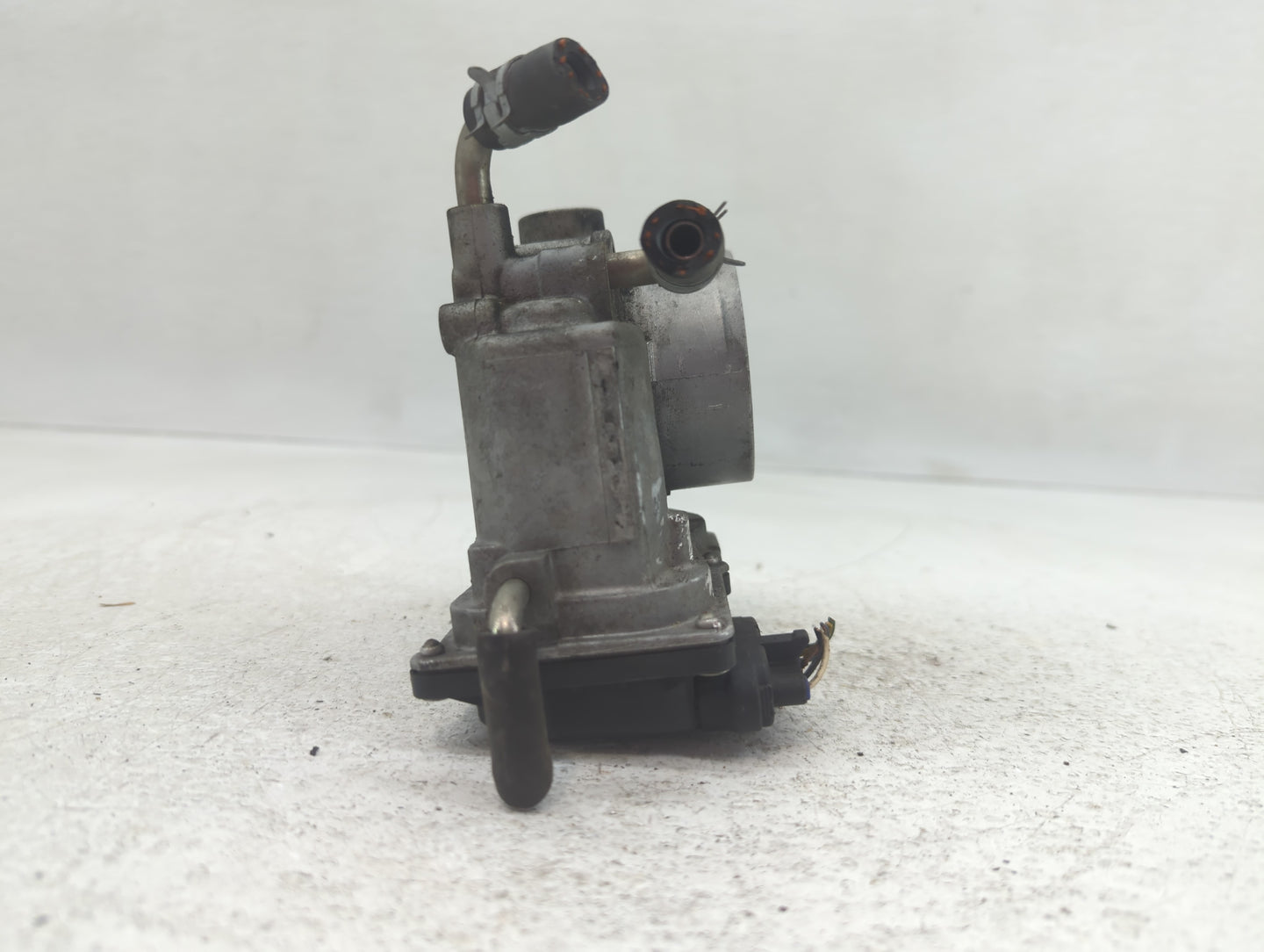 2006-2008 Toyota Rav4 Throttle Body P/N:22030-28070 Fits Fits 2006 2007 2008 2009 2010 2011 2012 2013 2014 2015 OEM Used Aut