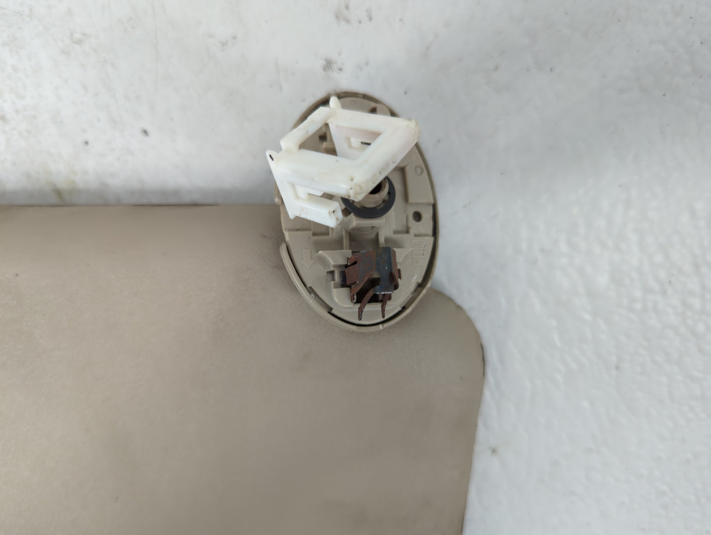 2006-2009 Toyota Rav4 Sun Visor Shade Replacement Driver Left Mirror Fits Fits 2006 2007 2008 2009 OEM Used Auto Parts - Oem