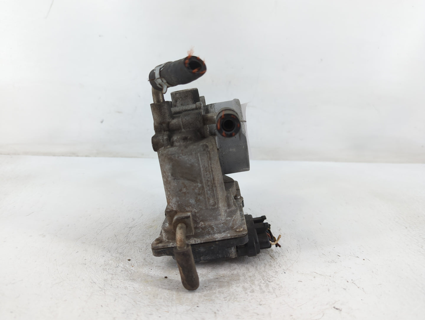 2006-2008 Toyota Rav4 Throttle Body P/N:22030-28070 Fits Fits 2006 2007 2008 2009 2010 2011 2012 2013 2014 2015 OEM Used Aut