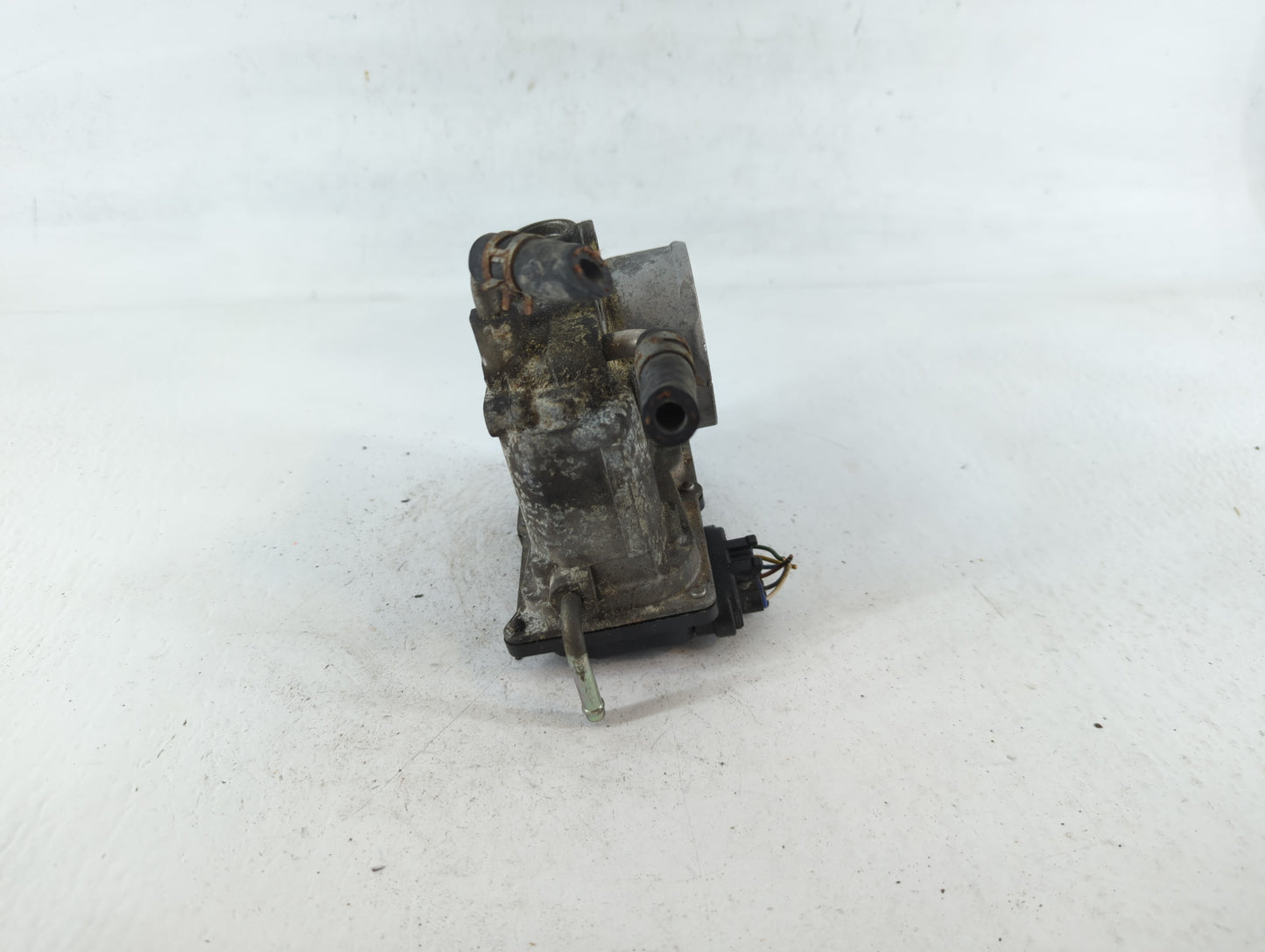 2006-2008 Toyota Rav4 Throttle Body P/N:22030-28070 Fits Fits 2006 2007 2008 2009 2010 2011 2012 2013 2014 2015 OEM Used Aut