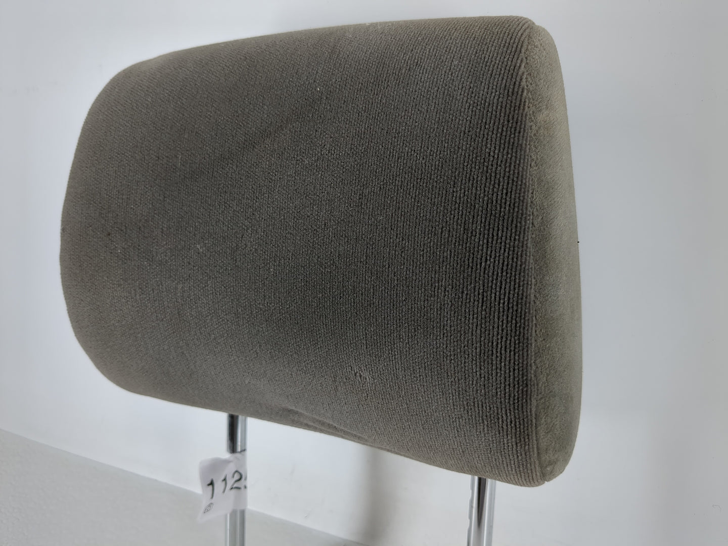 2006-2008 Toyota Sienna Headrest Head Rest Front Driver Passenger Seat Fits Fits 2006 2007 2008 OEM Used Auto Parts - Oemuse