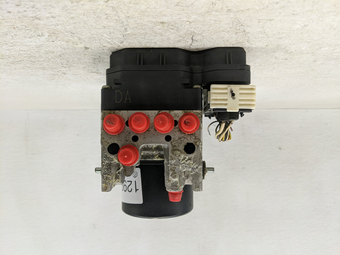 2007-2008 Toyota Sienna ABS Pump Control Module Replacement Fits Fits 2007 2008 OEM Used Auto Parts - Oemusedautoparts1.com