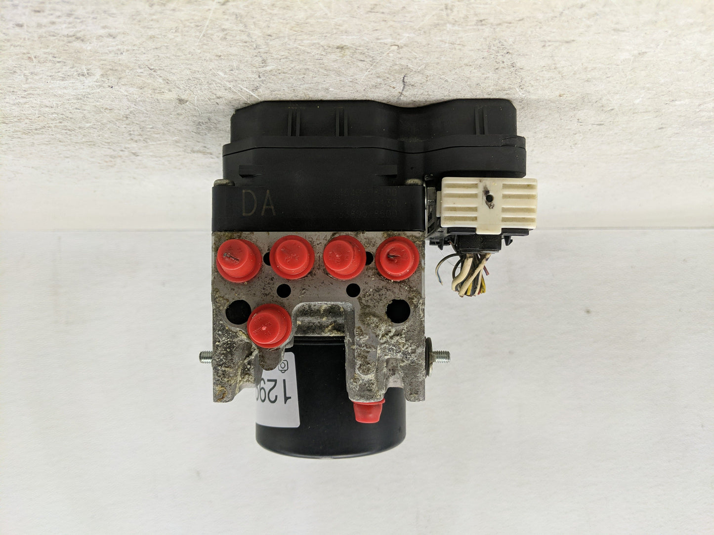 2007-2008 Toyota Sienna ABS Pump Control Module Replacement Fits Fits 2007 2008 OEM Used Auto Parts - Oemusedautoparts1.com